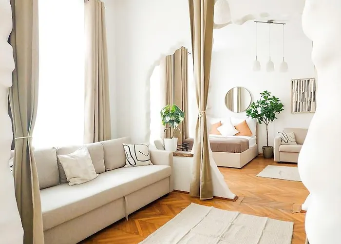 Big Garden Apartment, 10 Minutes To U4 And U6