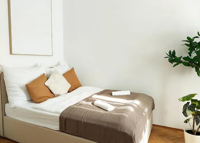 Big Garden Apartment, 10 Minutes To U4 And U6