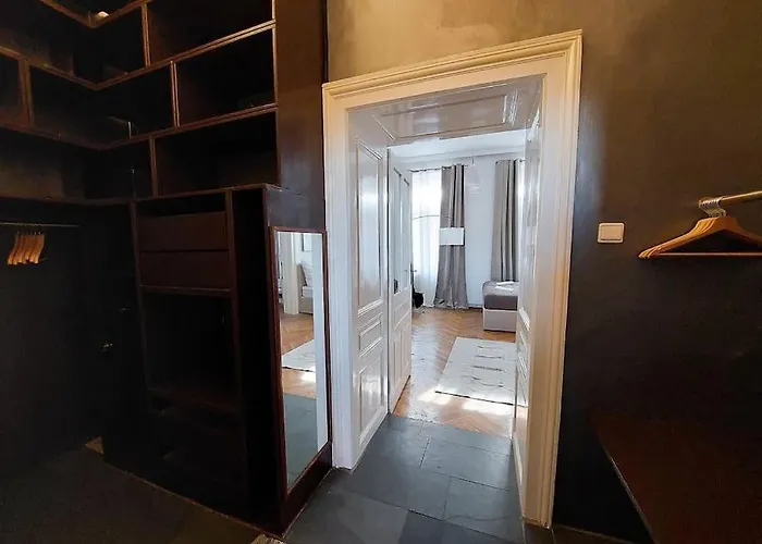 Big Garden Apartment, 10 Minutes To U4 And U6