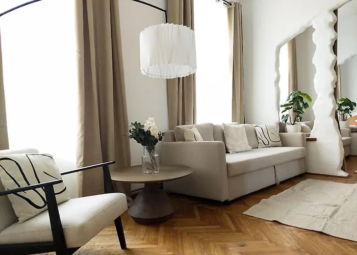 Big Garden Apartment, 10 Minutes To U4 And U6 Апартаменти *