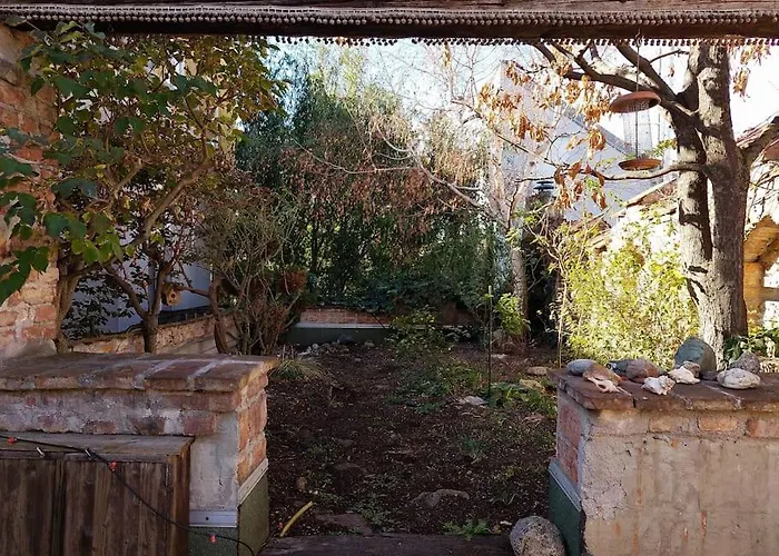 Big Garden Apartment, 10 Minutes To U4 And U6 Апартаменти